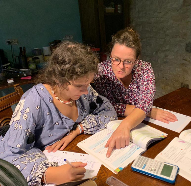 Maya Mokus - Cours particuliers de Maths à domicile Avallon Maya Mokus - Cours particuliers de Maths à domicile Auxerre